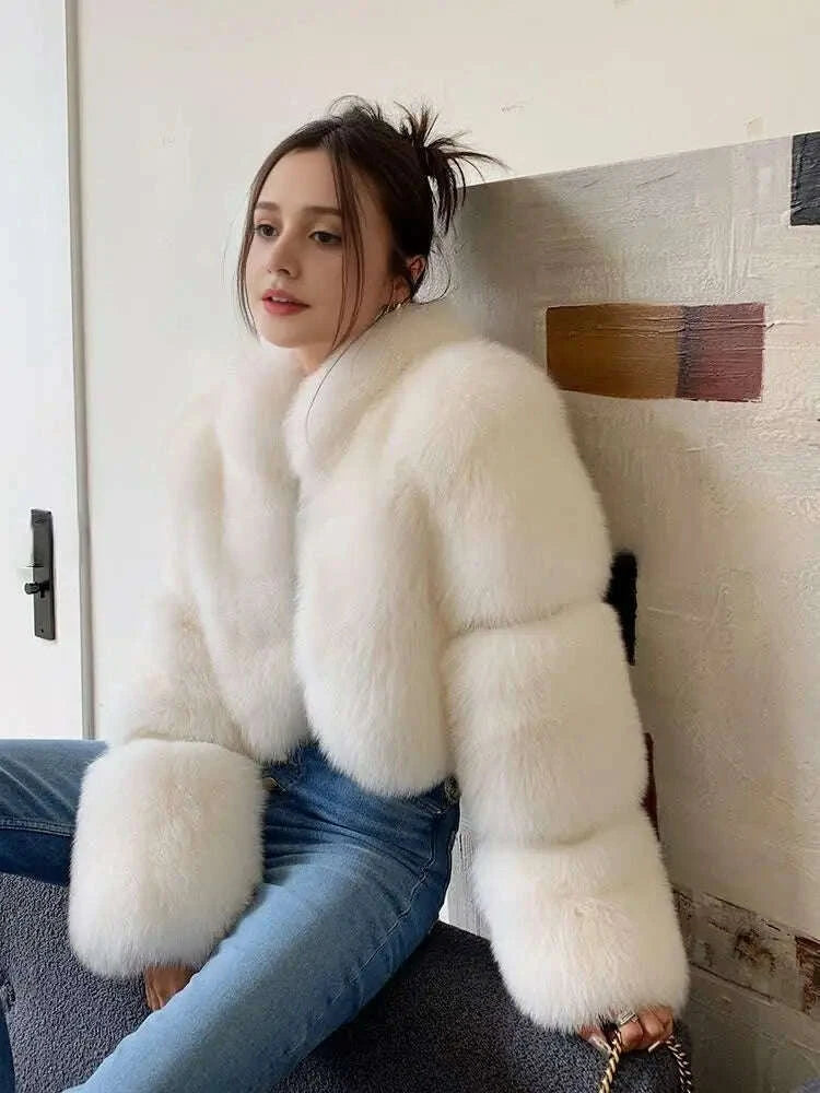 Quinn Women's Fox Fur Coat | Elegant Short Style 3
